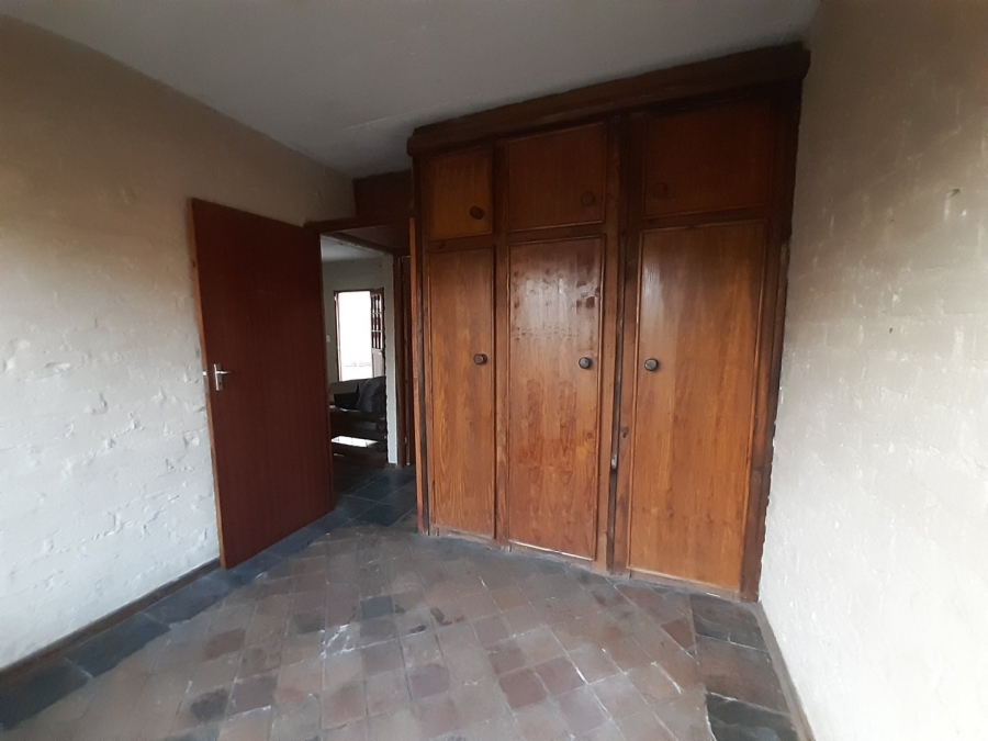 2 Bedroom Property for Sale in Kannoniers Park North West
